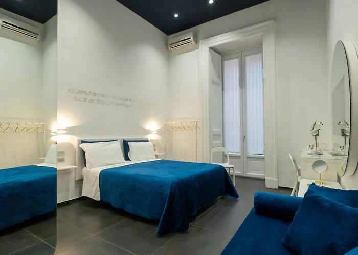 Bed and Breakfast Skyhouse Chiatamone Napoli